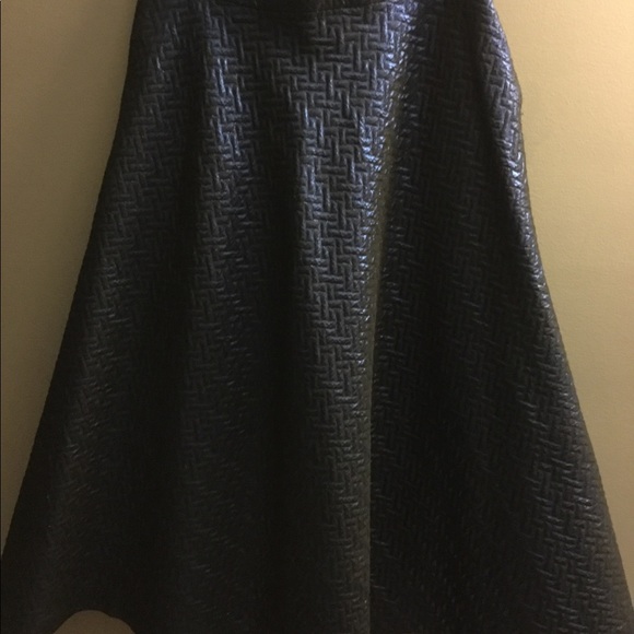 Navy metallic looking skirt - Picture 3 of 3